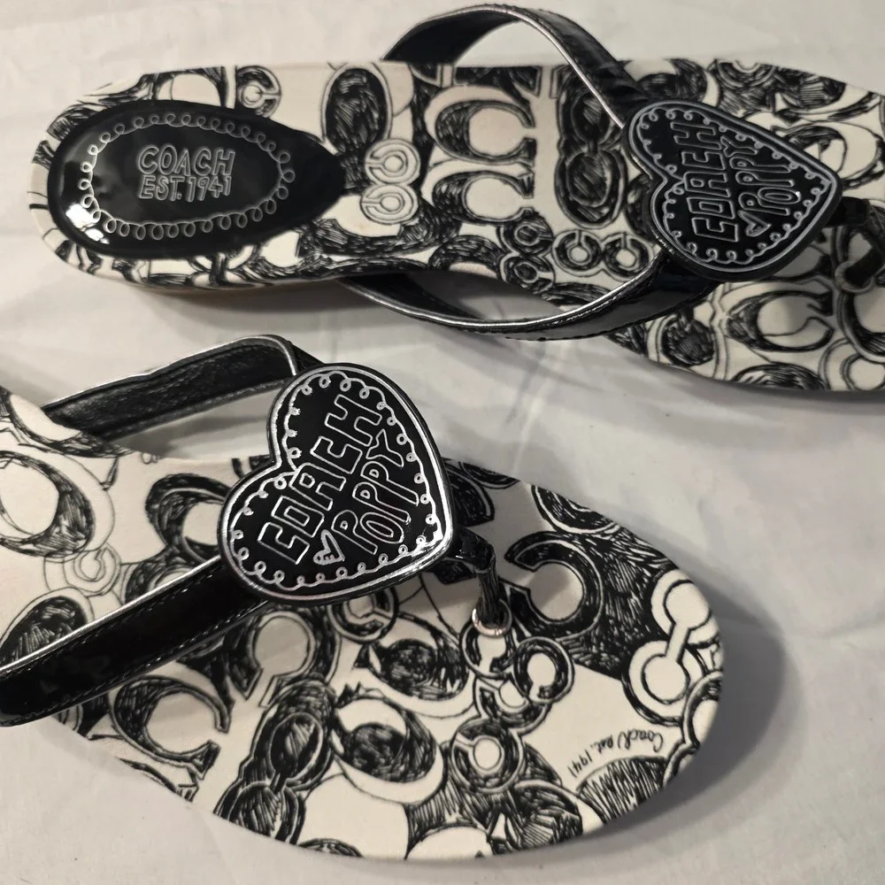 Coach Poppy Thong Sandals Womens 11 Black White Flip Flops Heart Logo Graphic